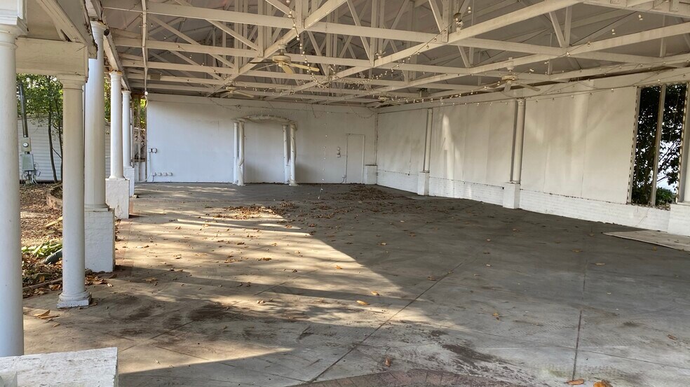 More Photos Of 421 N Lake Dr, Lexington Lodge Meeting Hall For Sale