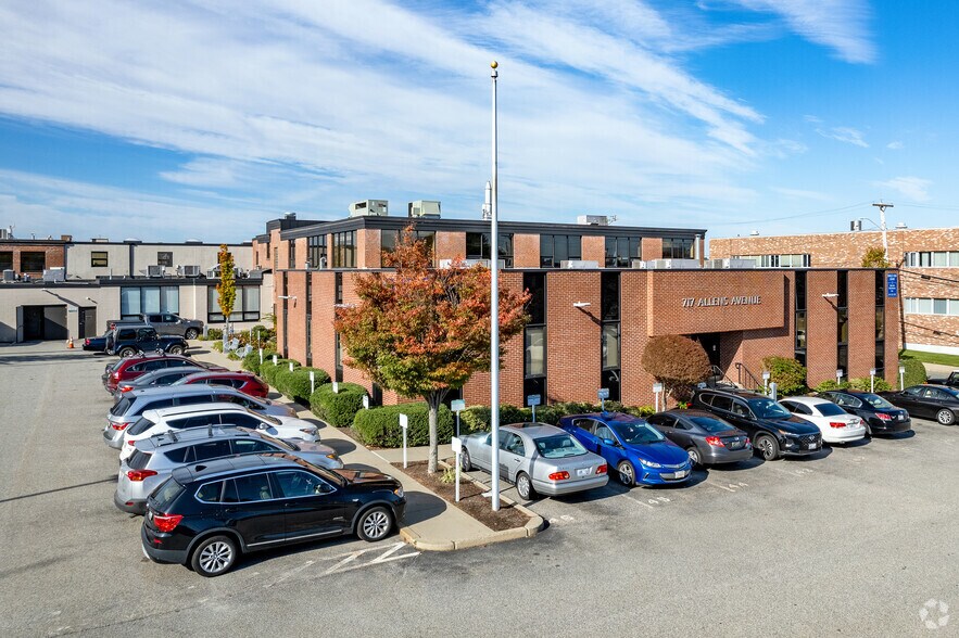 More Photos Of 717 Allens Ave, Providence Medical For Lease