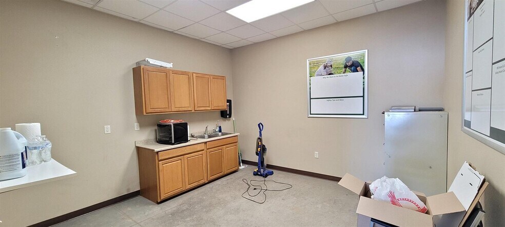 More Photos Of 9072 County Road BB, Plainfield Warehouse For Sale