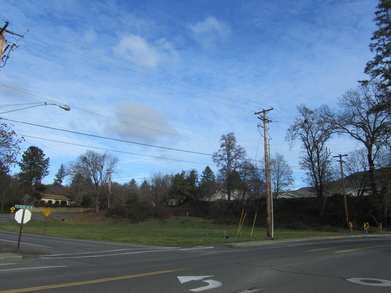 More Photos Of 100 Wards Creek Rd, Rogue River Land For Sale