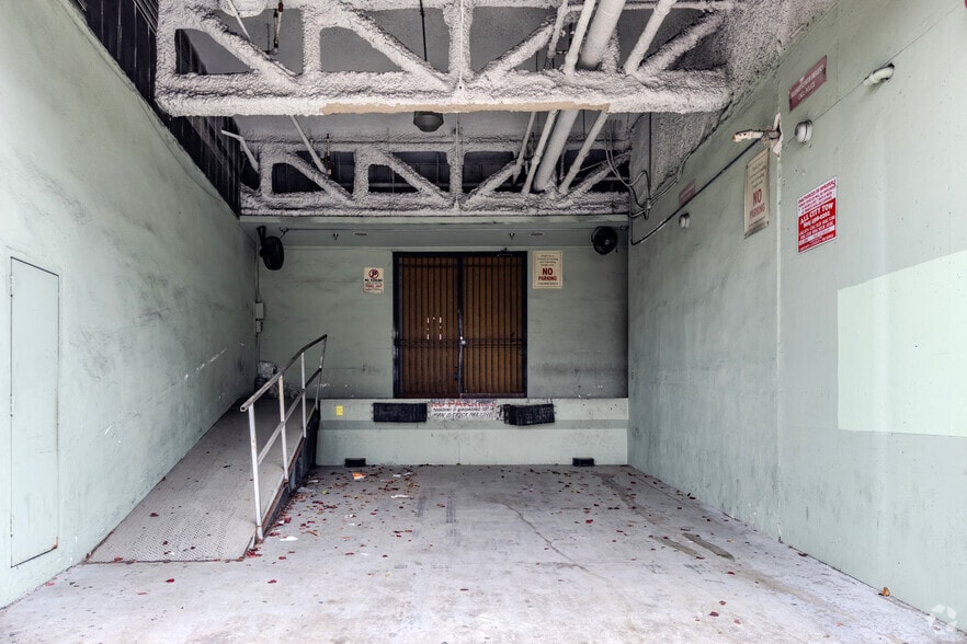 More Photos Of 1011 S Los Angeles St, Los Angeles Loft Creative Space For Lease