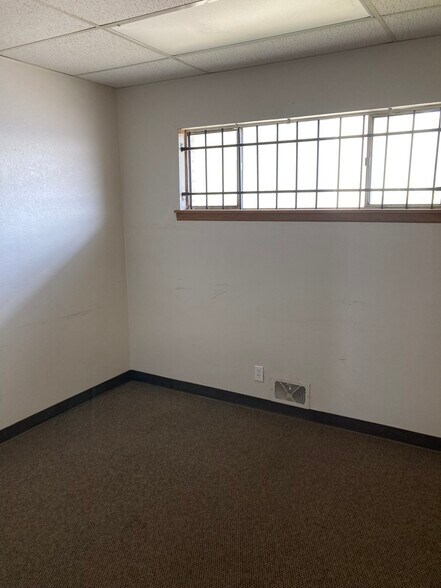 More Photos Of 2620 Yonkers St, Plainview Medical For Lease