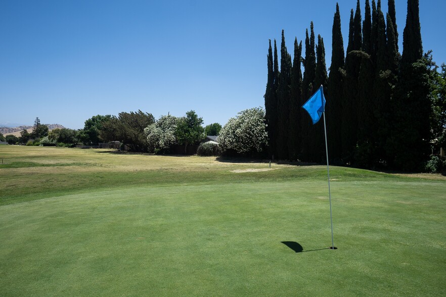 Primary Photo Of 510 W Visalia Rd, Exeter Golf Course Driving Range For Sale