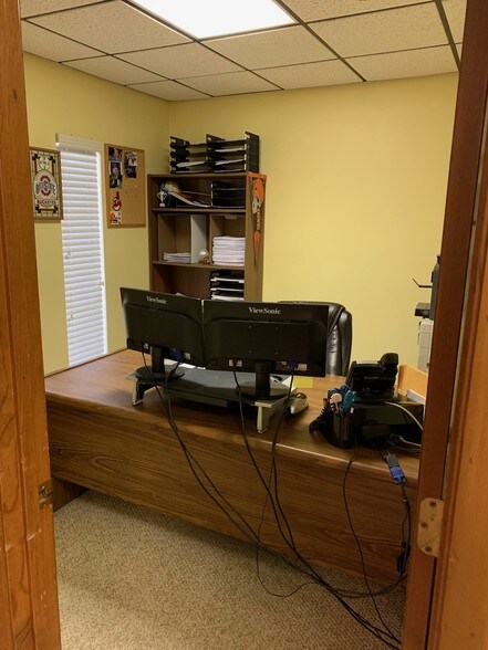 More Photos Of 4215 Edgewater Dr, Orlando Office For Lease