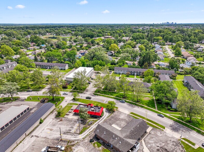 More Photos Of 1900 Tamarack Cir S, Columbus Fast Food For Lease