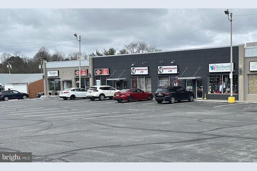 More Photos Of 117 Greentree Rd, Turnersville Unknown For Lease