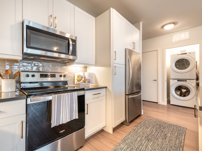 More Photos Of 411 W Commerce St, Dallas Apartments For Lease