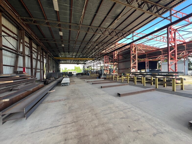 More Photos Of 5101 S 24th Ave, Tampa Manufacturing For Sale