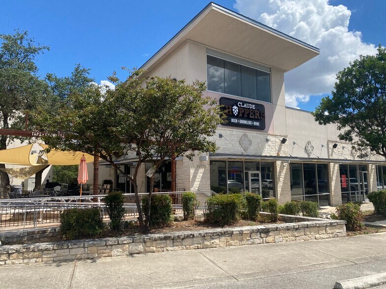 More Photos Of 19186 Huebner Rd, San Antonio Unknown For Lease