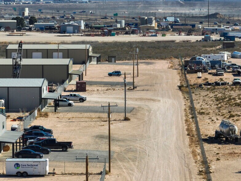 More Photos Of 14010 W Silver Fox Trl, Odessa Warehouse For Lease