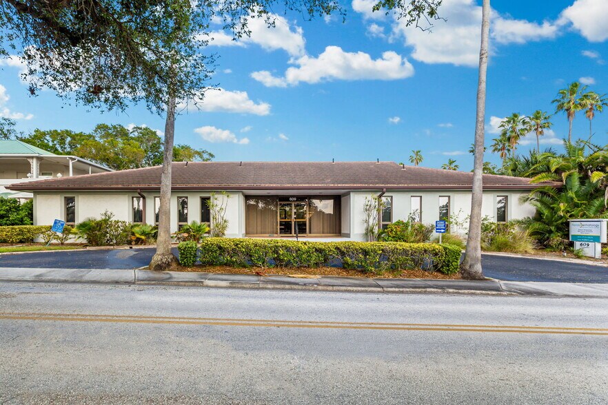 More Photos Of 609 Indian Rocks Rd, Belleair Medical For Sale
