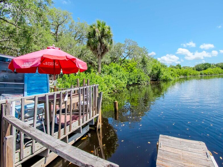 More Photos Of 1761 Beckett Way & US Highway 19, Tarpon Springs Bar For Sale