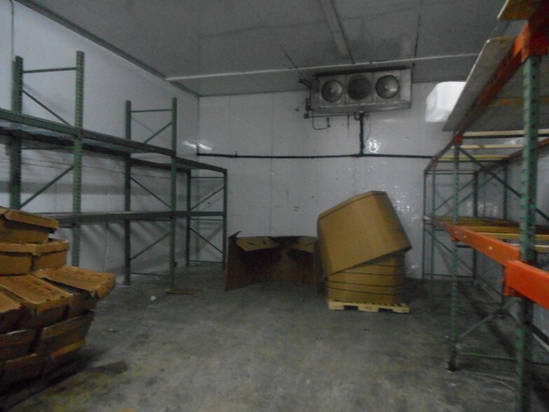 More Photos Of 500 NE 185th St, Miami Refrigeration Cold Storage For Sale