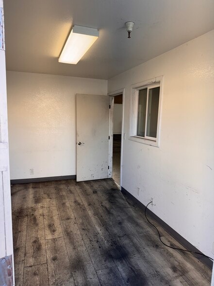 More Photos Of 2400-2496 Teagarden St, San Leandro Warehouse For Lease