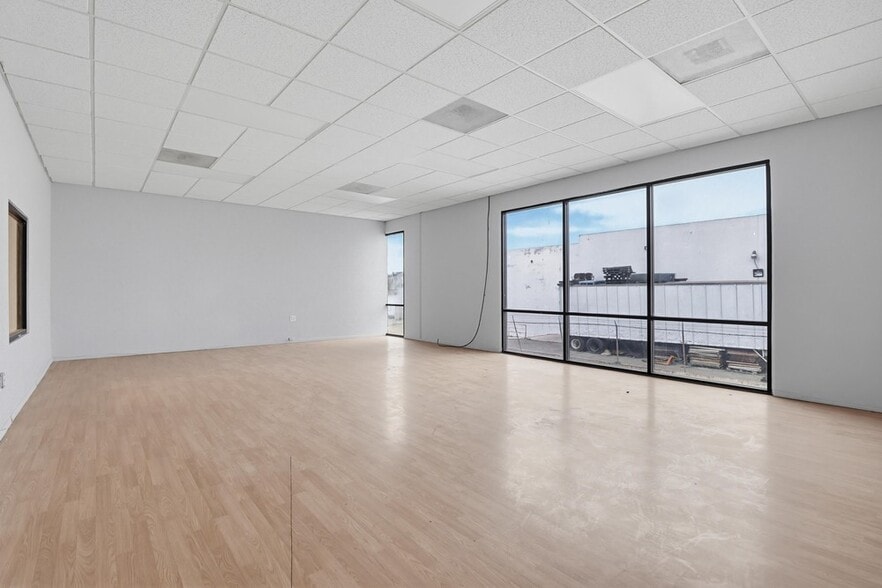 More Photos Of 2345 Via Segundo, San Ysidro Manufacturing For Sale