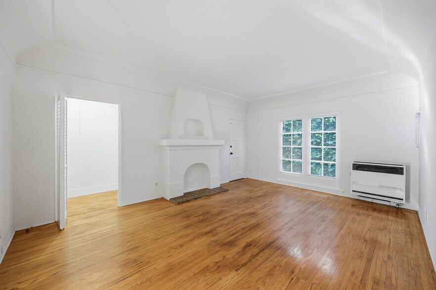 More Photos Of 2930 E 3RD St, Long Beach Apartments For Sale