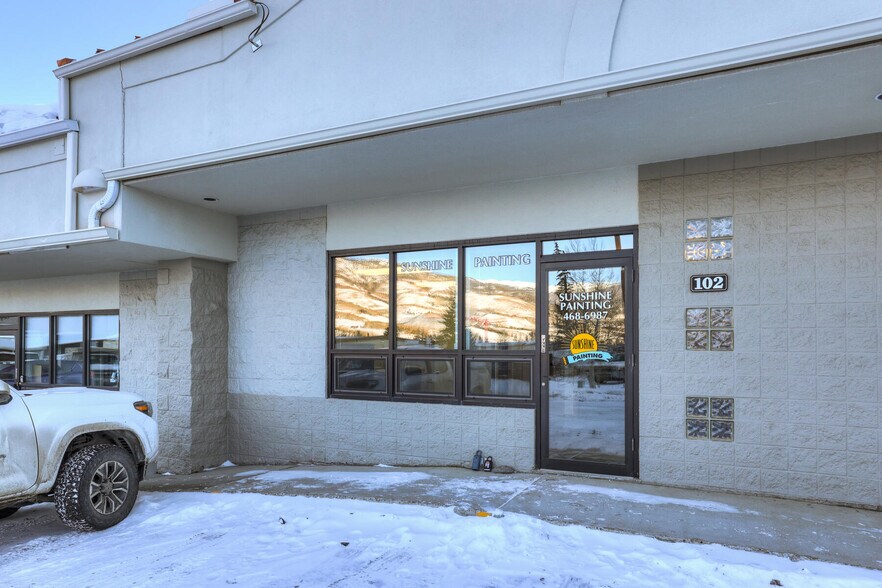 More Photos Of 365 Warren Ave, Silverthorne Showroom For Lease