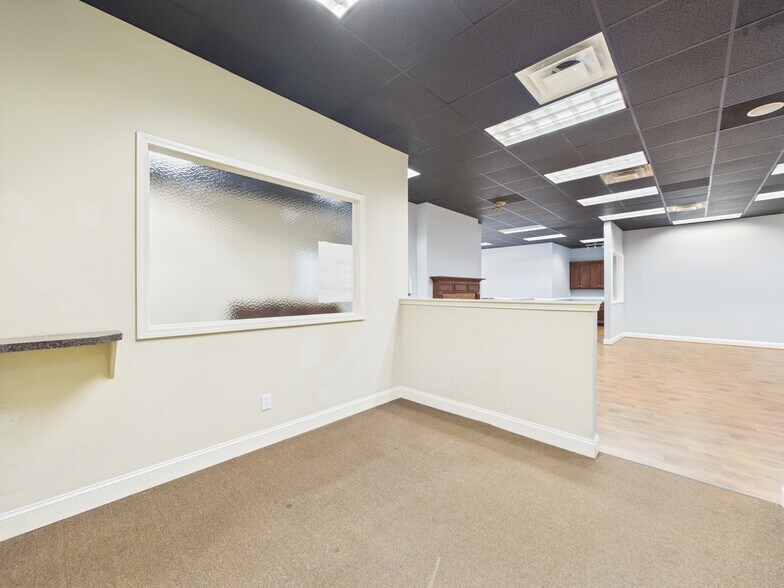 More Photos Of 7559 Kayne Blvd, Columbus Freestanding For Lease