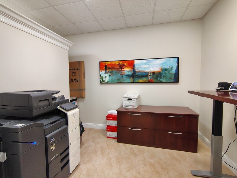 More Photos Of 5491 N University Dr, Coral Springs Office For Lease