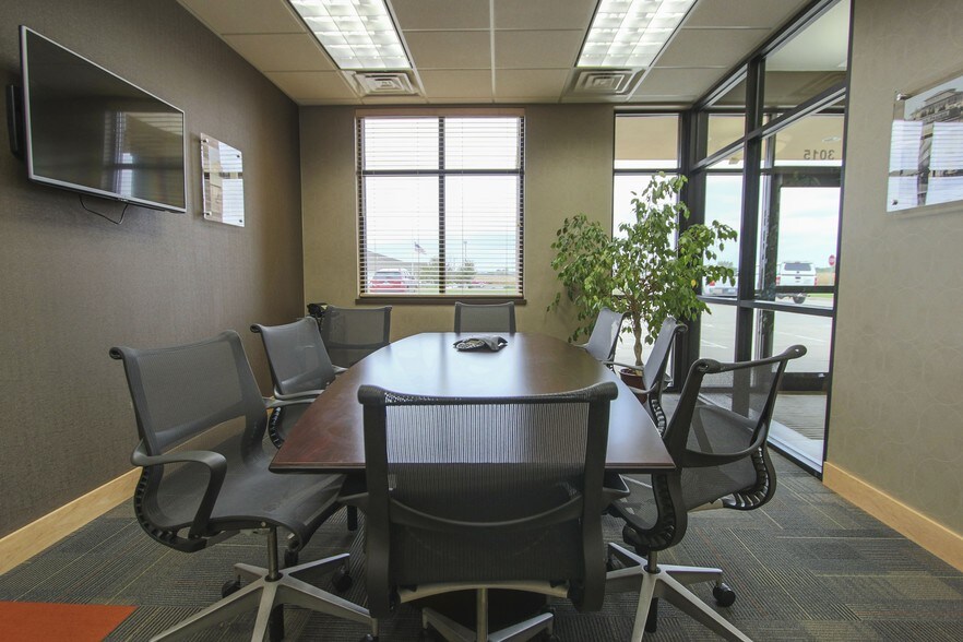 More Photos Of 3015 Greyhound Dr, Waterloo Medical For Lease