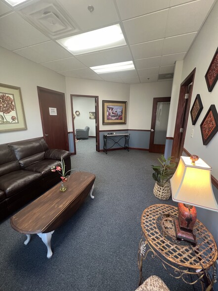 More Photos Of 123 W Washington St, Oswego Office For Lease