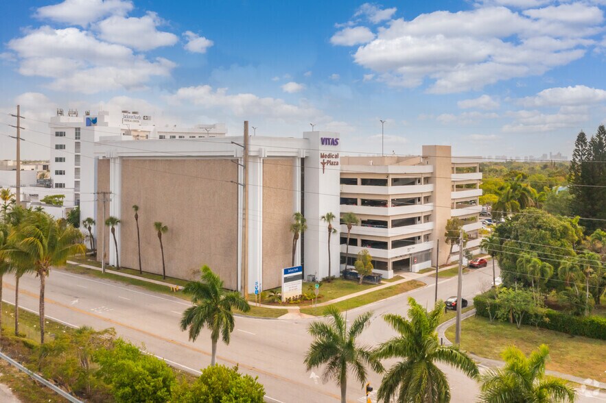 More Photos Of 16800 NW 2nd Ave, Miami Medical For Lease