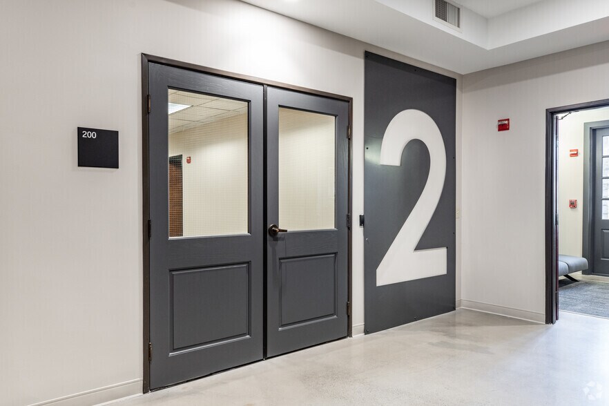 More Photos Of 11211 Taylor Draper Ln, Austin Office For Lease