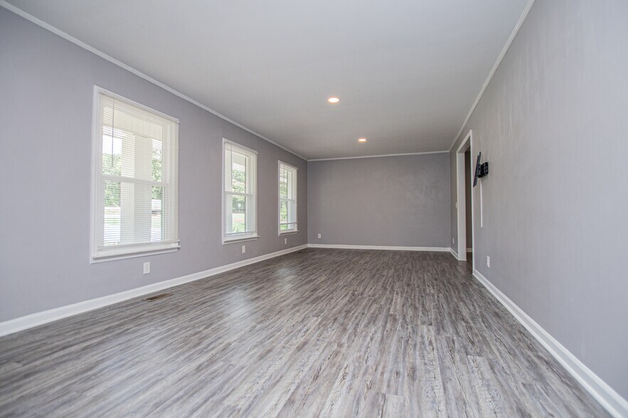 More Photos Of 2932 US-27, Buchanan Office For Sale