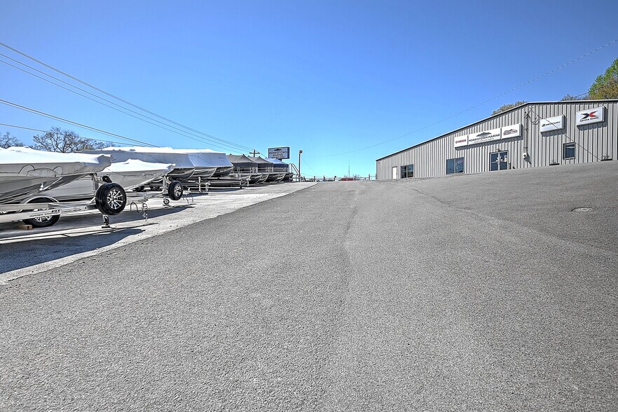 More Photos Of 2905 Cherokee Park Rd, Morristown Auto Dealership For Sale