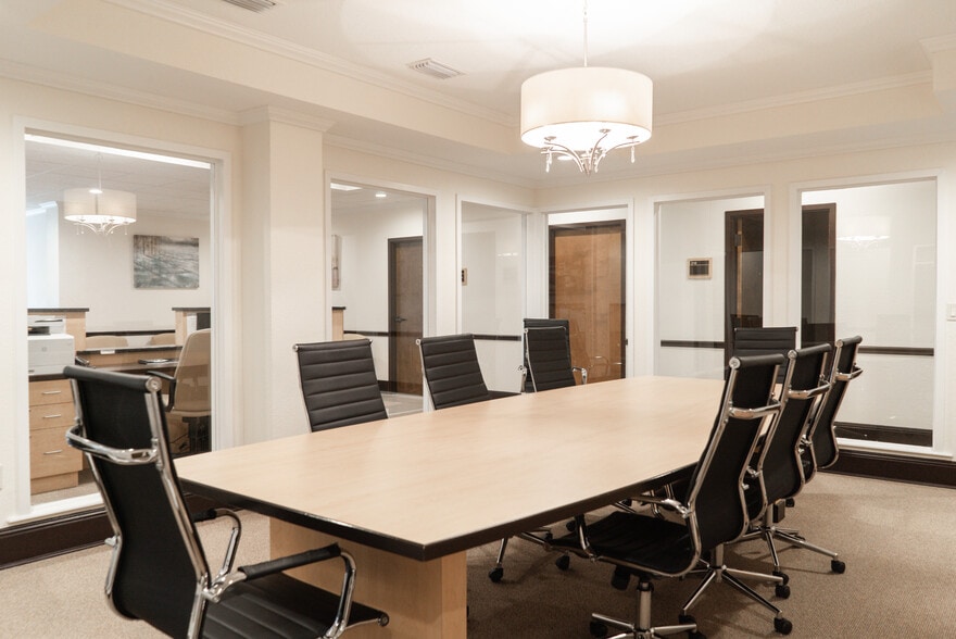 More Photos Of 131 E New York Ave, Deland Medical For Lease