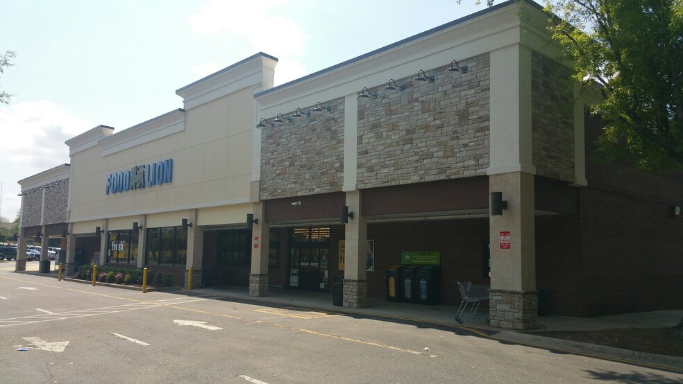 More Photos Of 900-932 NE Maynard Rd, Cary Unknown For Lease