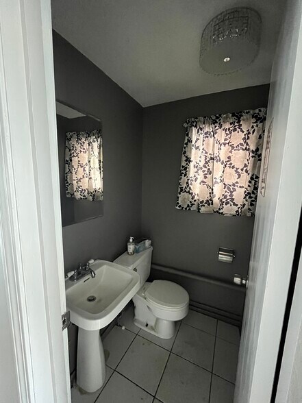 More Photos Of 266 Hebron Ave, Glastonbury Storefront Retail Office For Lease