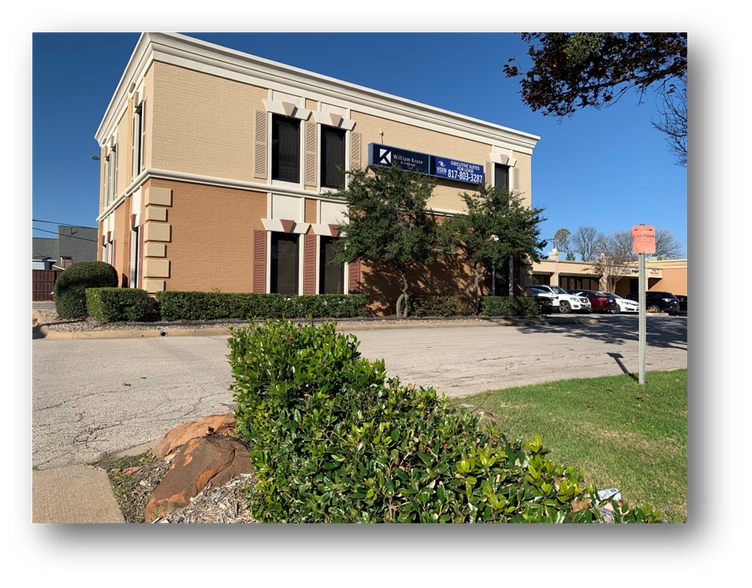 More Photos Of 1340 S main St, Grapevine Office For Lease
