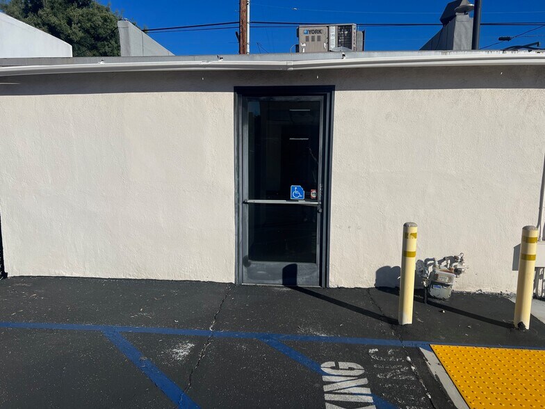 More Photos Of 4442 York Blvd, Los Angeles Auto Dealership For Lease
