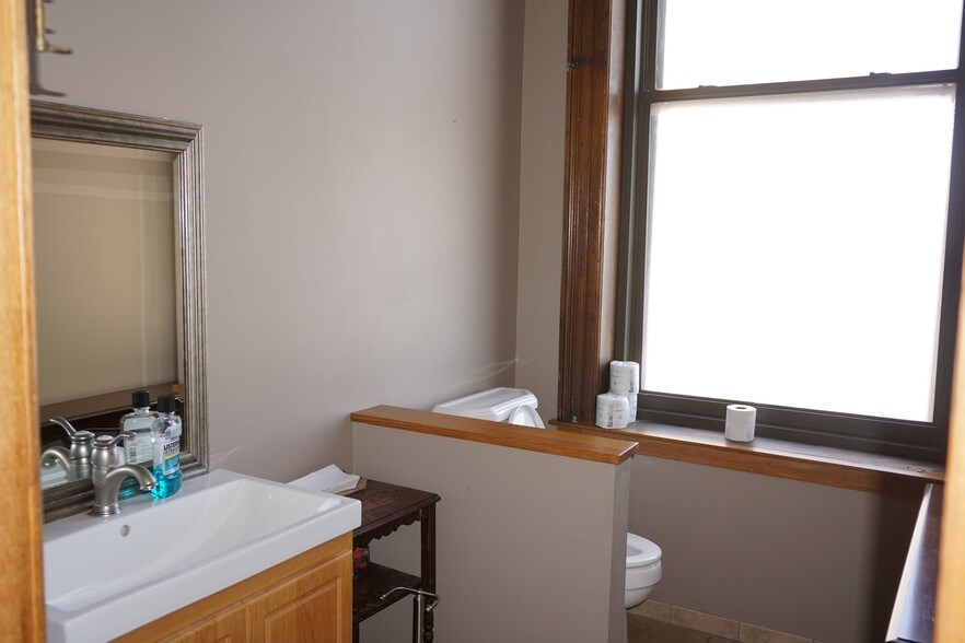 More Photos Of 119-121 E Water St, Syracuse Office Residential For Lease