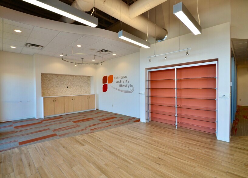 More Photos Of 749 23rd Ave E, West Fargo Freestanding For Lease