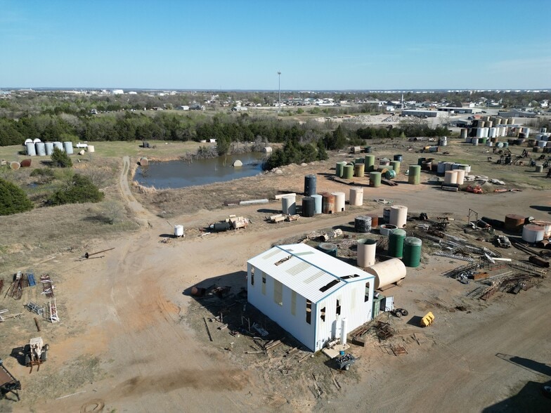 More Photos Of 601 E Pine St, Cushing Truck Terminal For Sale