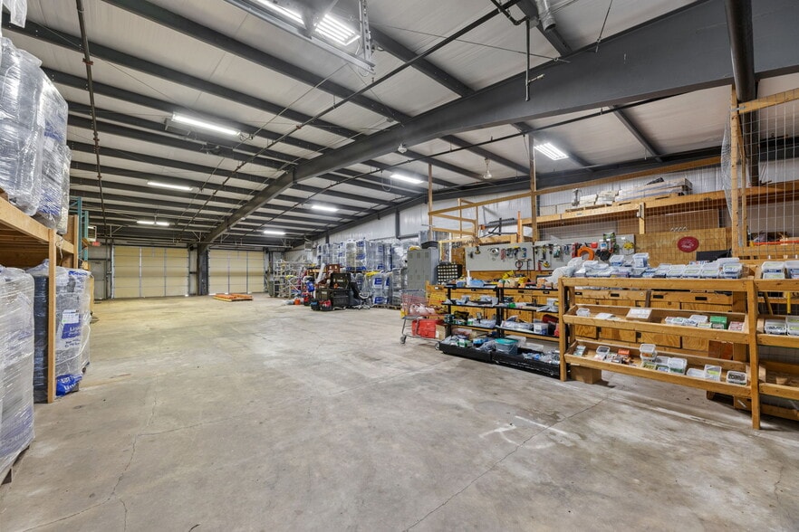 More Photos Of 900 W Miller Rd, Iola Manufacturing For Sale