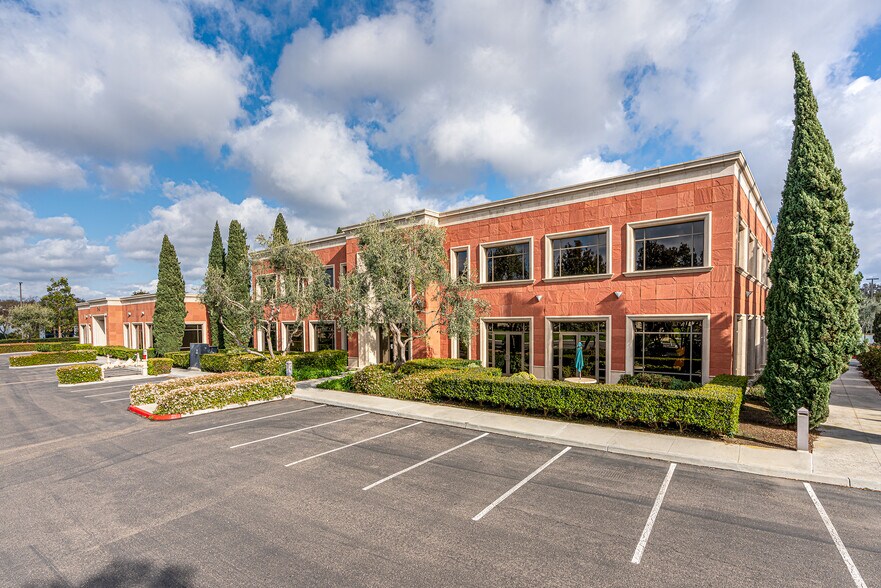 More Photos Of 5938 Priestly Dr, Carlsbad Loft Creative Space For Sale