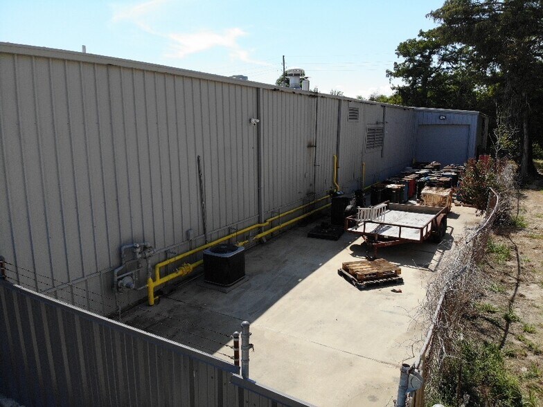 More Photos Of 4400 Poche Ct W, New Orleans Light Manufacturing For Sale