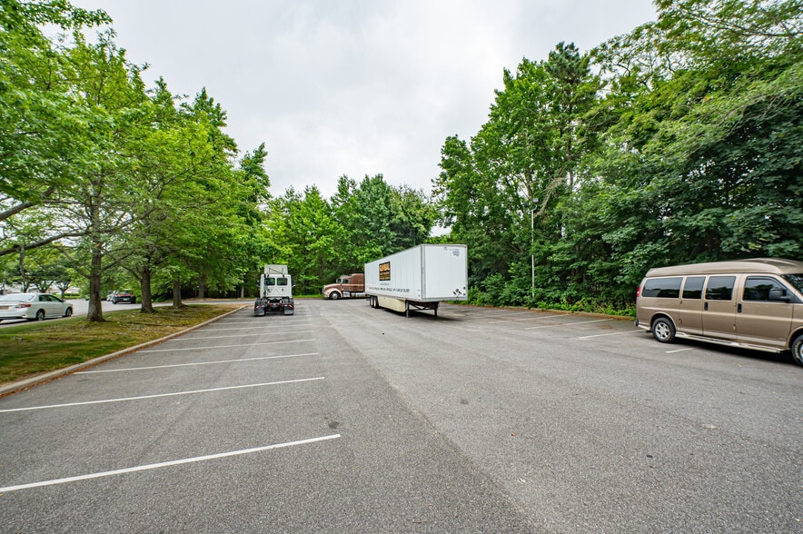 More Photos Of 30 Crossways E, Bohemia Manufacturing For Sale