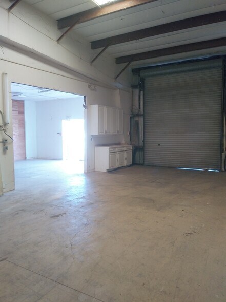 More Photos Of 3573 Enterprise Ave, Naples Warehouse For Lease