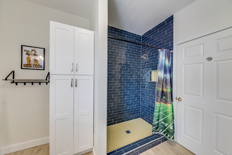 More Photos Of 892 Edelweiss Strasse, Helen Hotel For Sale