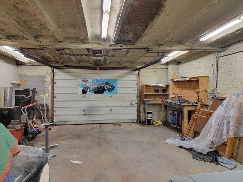More Photos Of 771 Moon St, Akron Warehouse For Lease