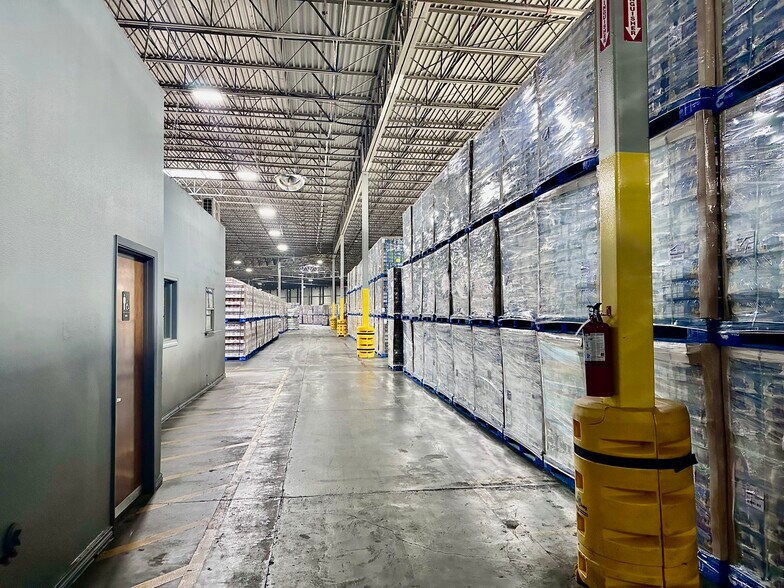More Photos Of 1629 World Trade Center Loop, Laredo Distribution For Lease
