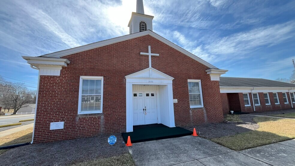 More Photos Of 3898 Kernersville Rd, Winston-Salem Specialty For Sale