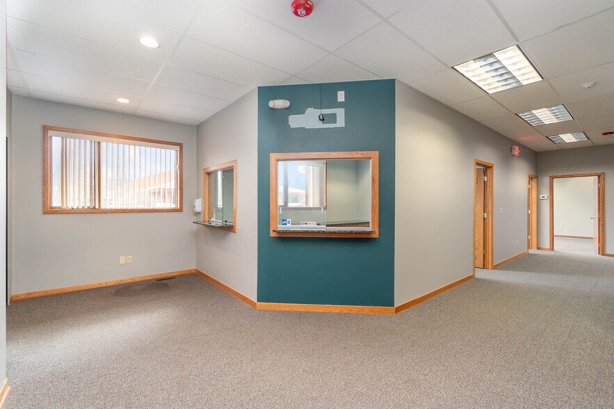 More Photos Of 5225 Hampton Pl, Saginaw Medical For Sale