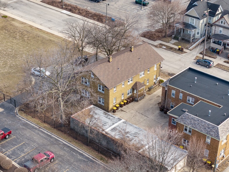 More Photos Of 910 4th Ave, Rockford Apartments For Sale