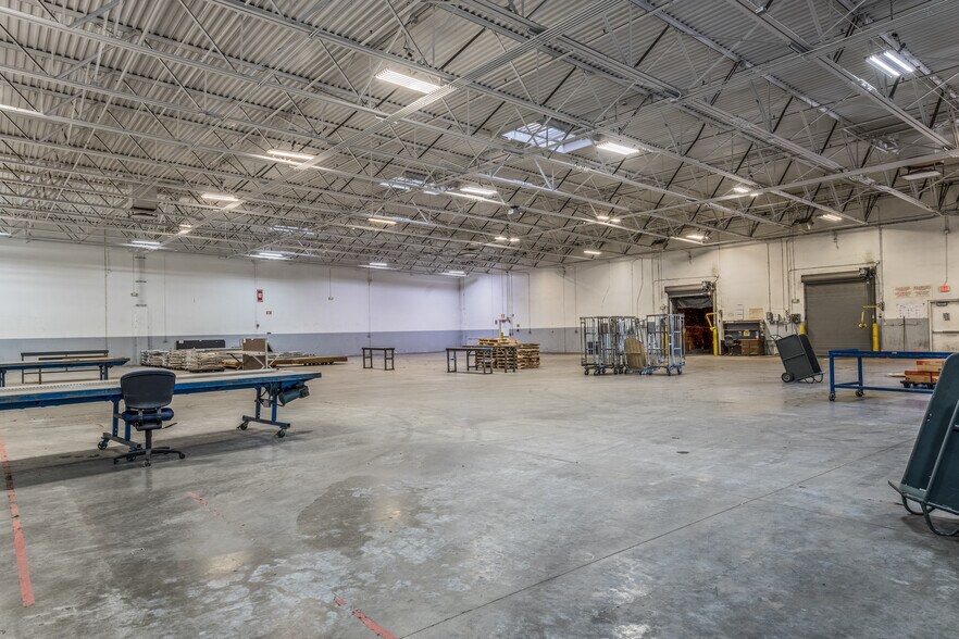 More Photos Of 4850 S Park Ave, Tucson Manufacturing For Lease