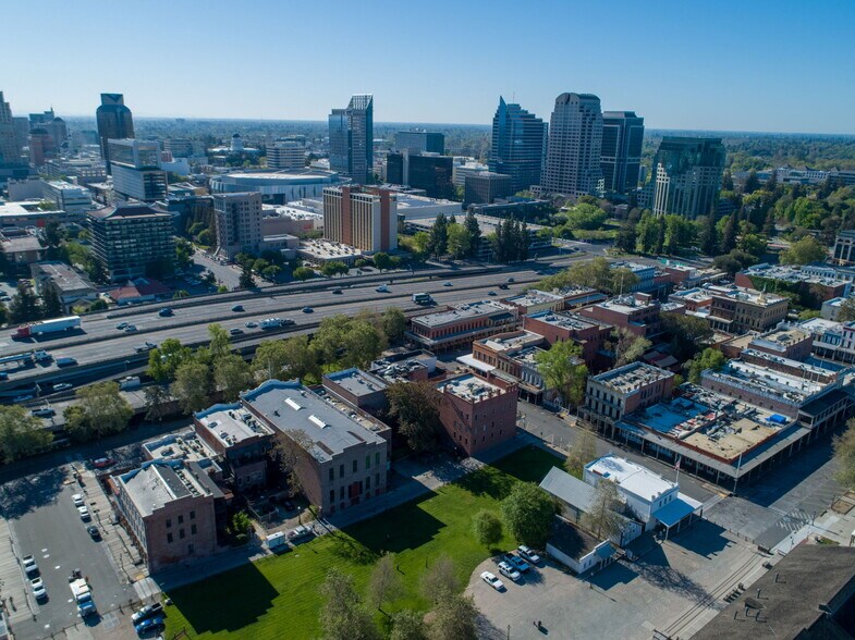 More Photos Of 910 2nd St, Sacramento Bar For Sale